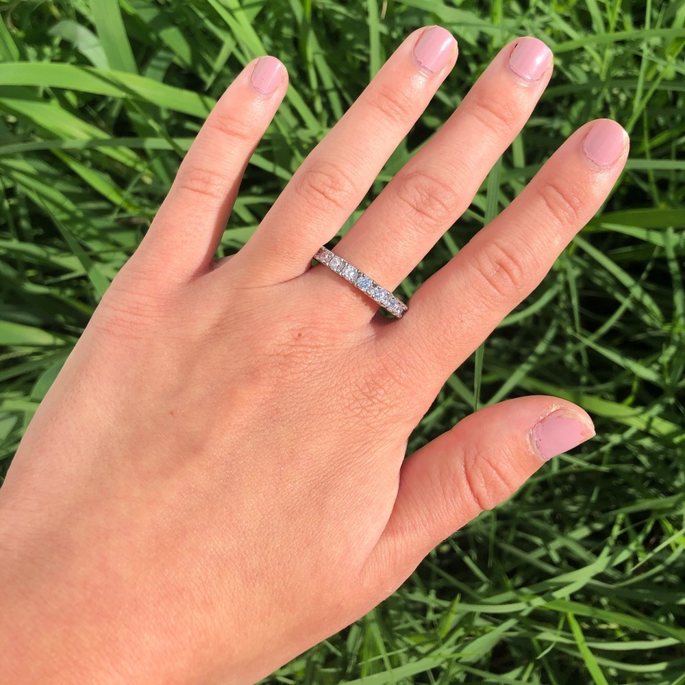 ⭐️ 4/$23 silver band crystal eternity ring - Picture 3 of 6